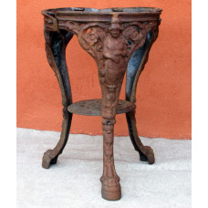 Base tavolo in ghisa modello Austria XVII secolo. DSC06873