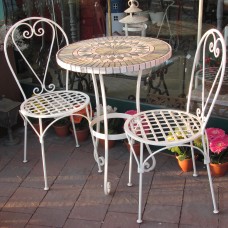 Tavolo da giardino e sedie ferro. piano in tessere di mosaico. ANDROMEDA
